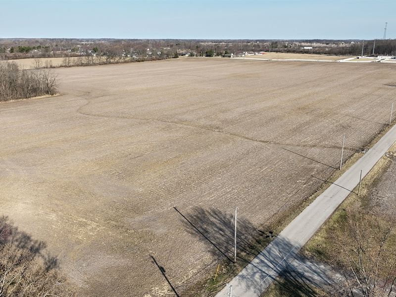 107+/- Acres of Farmland with Woods : Yorktown : Delaware County : Indiana